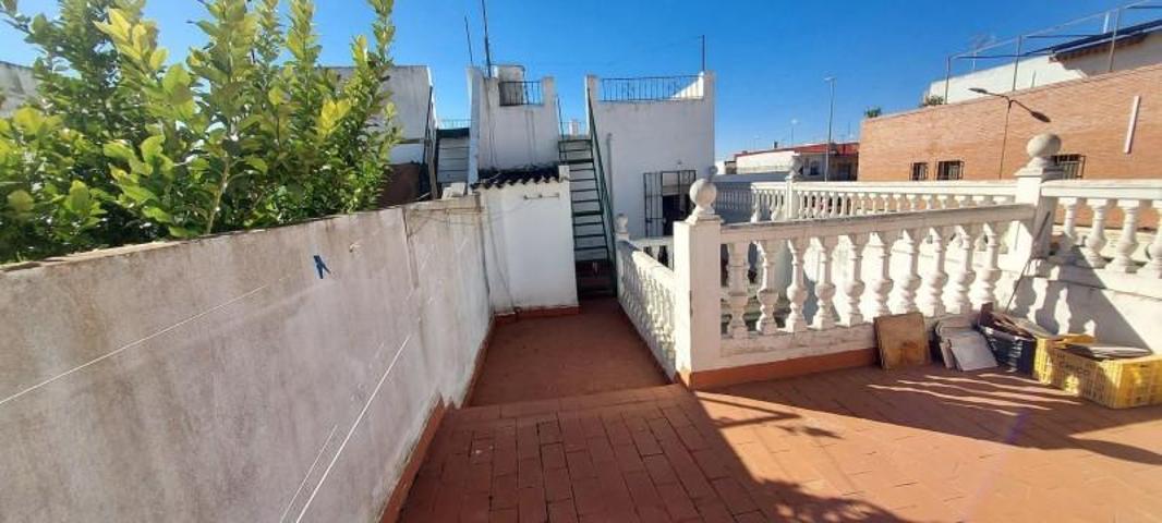 Chalet en venta en Dos Hermanas, Ibarburu photo 0