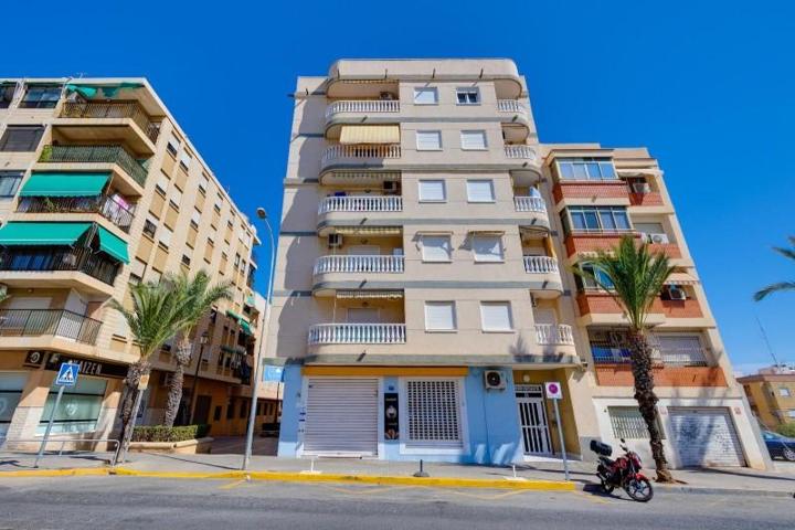 Apartamento en venta en Guardamar del Segura, Pueblo photo 0