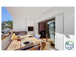 Piso en venta en Roses photo 0