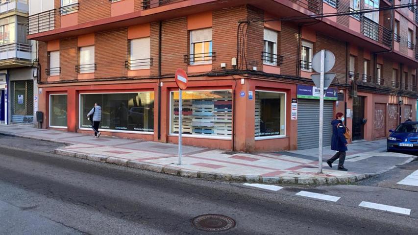 Local comercial en venta en León, Calle Sancho Ordóñez, 24007 photo 0