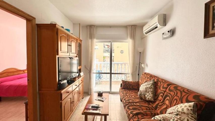 Apartamento en venta en Torrevieja, Torrevieja photo 0