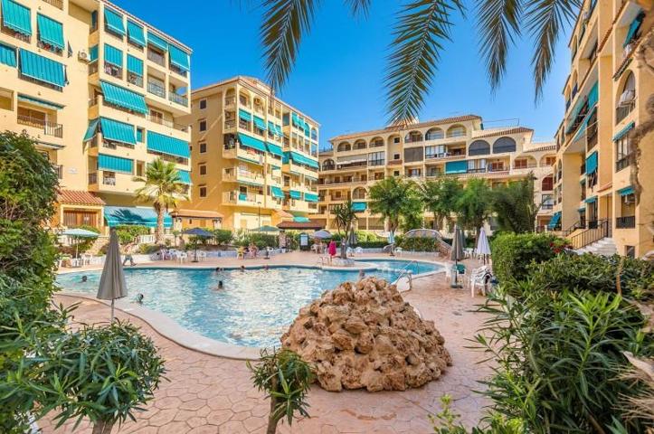 Piso en venta en Torrevieja, Baix Segura photo 0