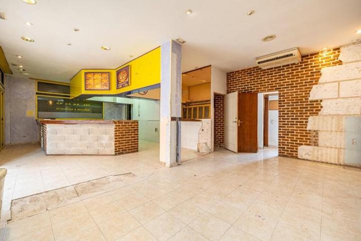 Local comercial en venta en Llucmajor, S´Arenal photo 0