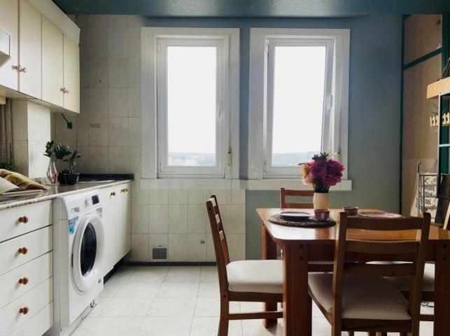 Apartamento en venta en A Coruña, Monelos-Barrio de las Flores photo 0