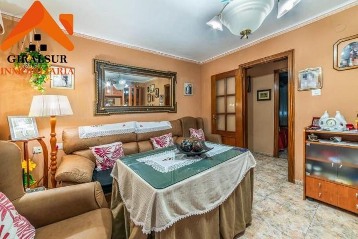 Piso en venta en Sevilla, Parque Alcosa photo 0