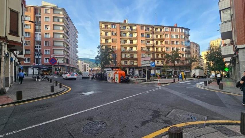 Piso en venta en Bilbao, Santutxu photo 0