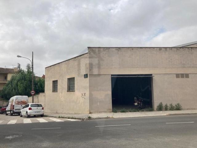 Local comercial en venta en Tàrrega photo 0