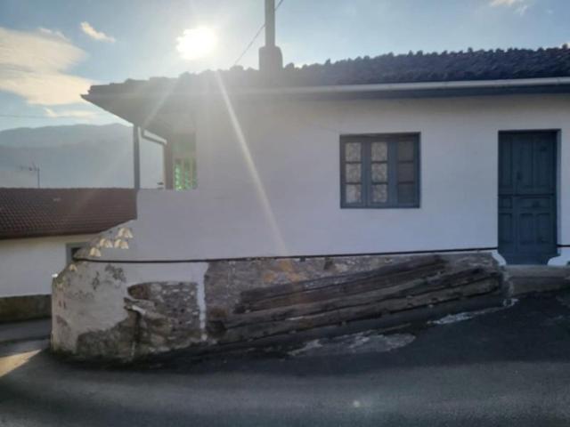 Casas de pueblo en venta en Lena, La Maderada photo 0