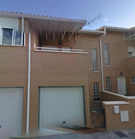 Adosada en venta en Chiloeches, Castilla la mancha photo 0