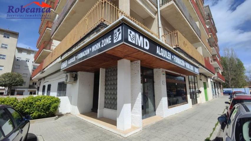 Local comercial en venta en Arévalo, Arevalo photo 0