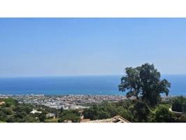 Casa en venta en Pineda de Mar photo 0