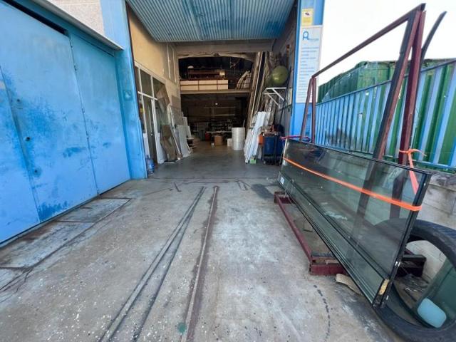 Nave industrial en venta en La Rinconada, CAÑ?AMO photo 0