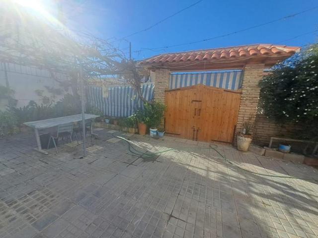Casa con terreno en venta en Puente Genil, Ribera baja photo 0