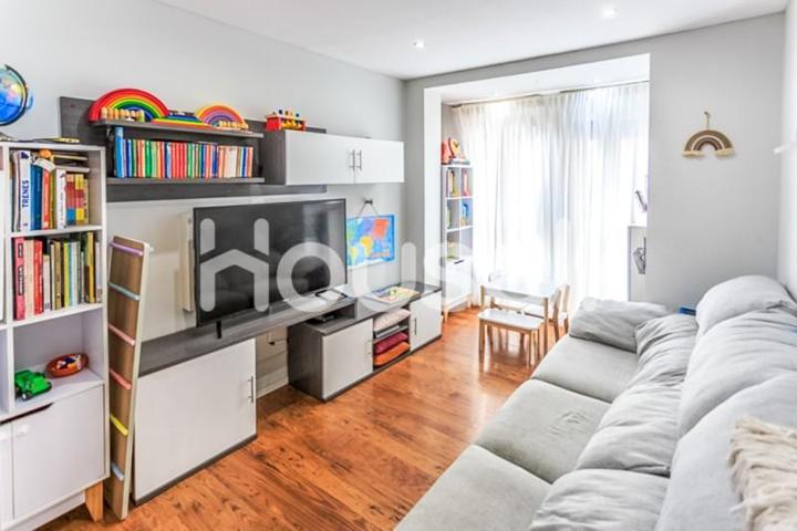 Piso en venta en Sestao photo 0