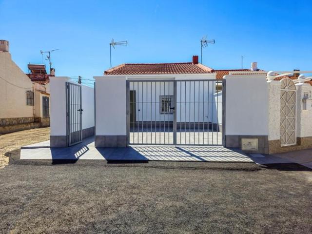 Bungalow en venta en Torrevieja, Torretas photo 0