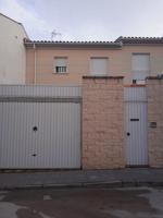 Adosada en venta en Casar de Cáceres, Estacion autobuses-centro de salud photo 0