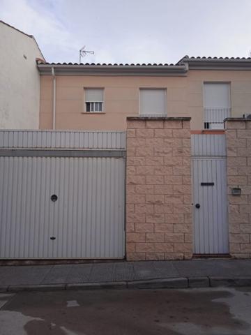 Adosada en venta en Casar de Cáceres, Estacion autobuses-centro de salud photo 0