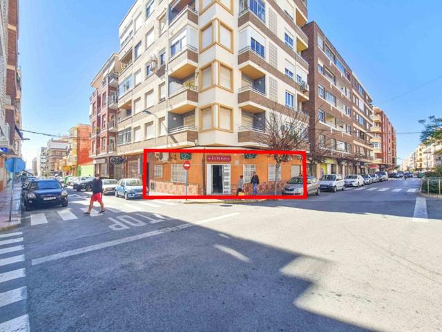 Local comercial en venta en Torrevieja, Centro photo 0