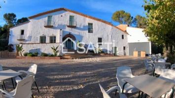 Local comercial en venta en Cervelló photo 0