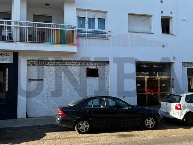 Local comercial en venta en Badajoz, Valdepasillas photo 0