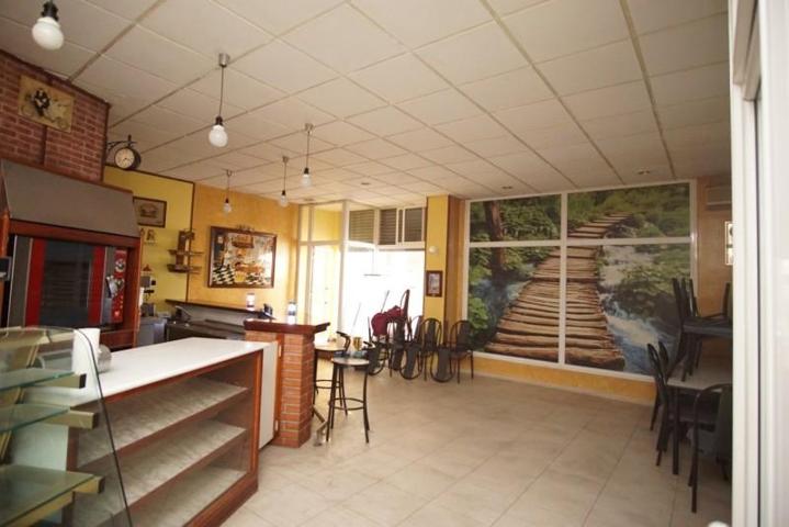 Local comercial en venta en La Llagosta, 1ERO DE MAYO photo 0