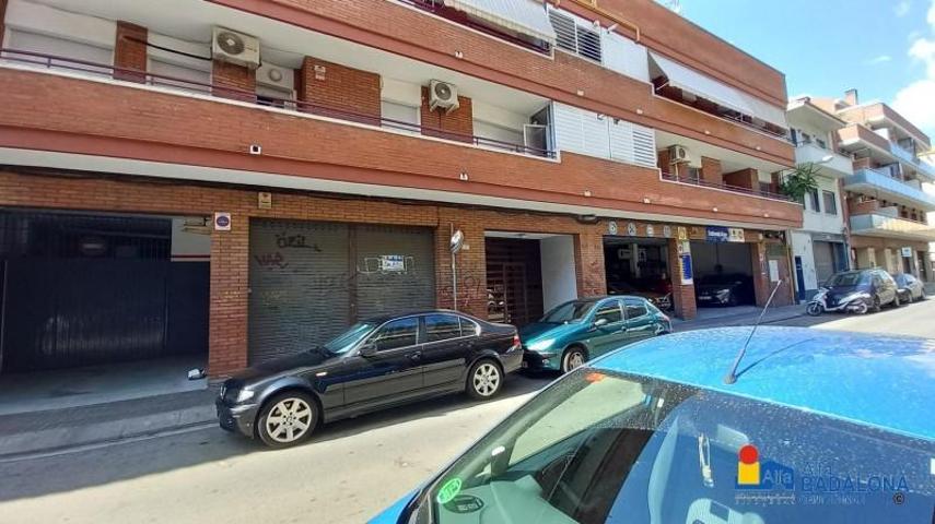 Local comercial en venta en Badalona, Pep ventura photo 0