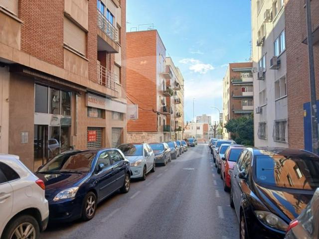 Local comercial en venta en Badajoz photo 0