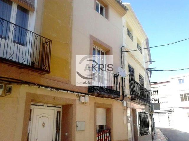 Adosada en venta en Villatobas photo 0