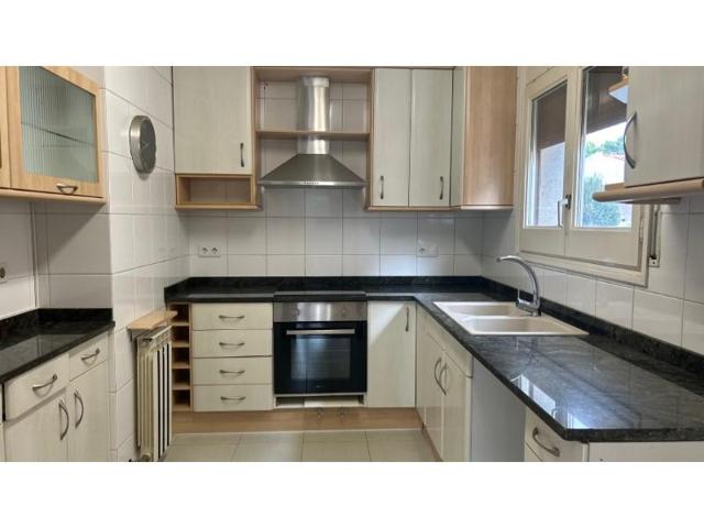 Piso en venta en Manlleu photo 0