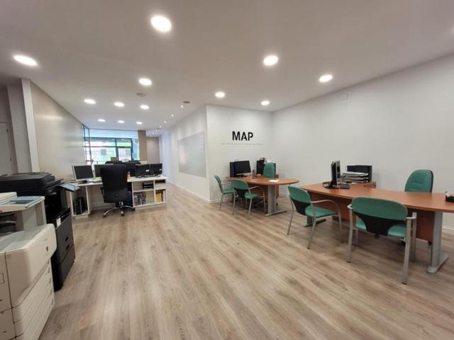 Local comercial en venta en Piera, Piera photo 0