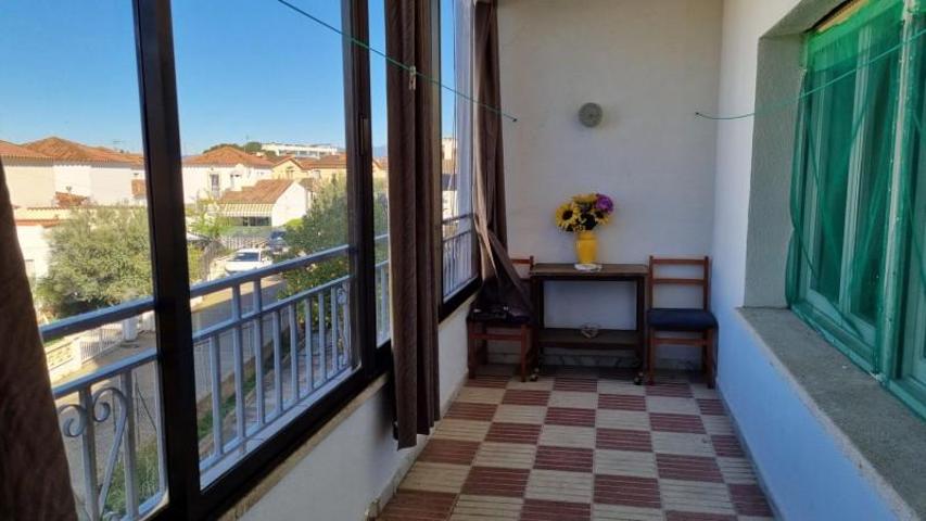 Apartamento en venta en Roses, Santa Margarida photo 0