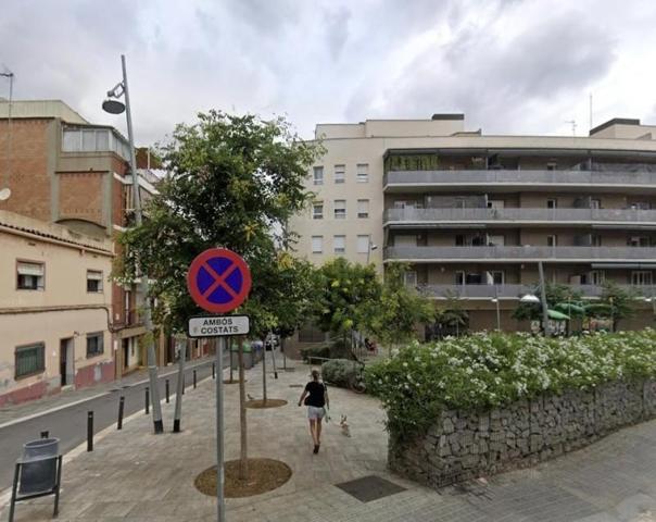 Piso en venta en Santa Coloma de Gramenet, Fondo photo 0