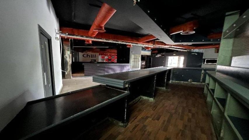 Local comercial en venta en Utrera, AVDA GENERAL GIRALDEZ photo 0