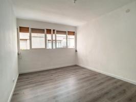 Piso en venta en Barcelona, El Besos i el Maresme photo 0