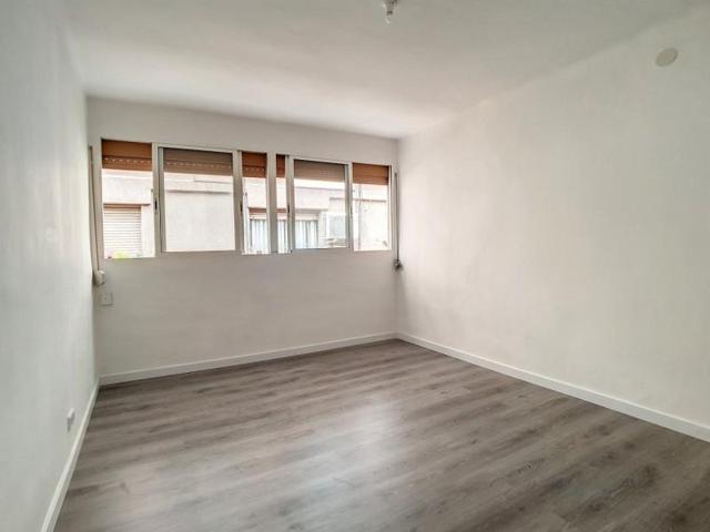 Piso en venta en Barcelona, El Besos i el Maresme photo 0