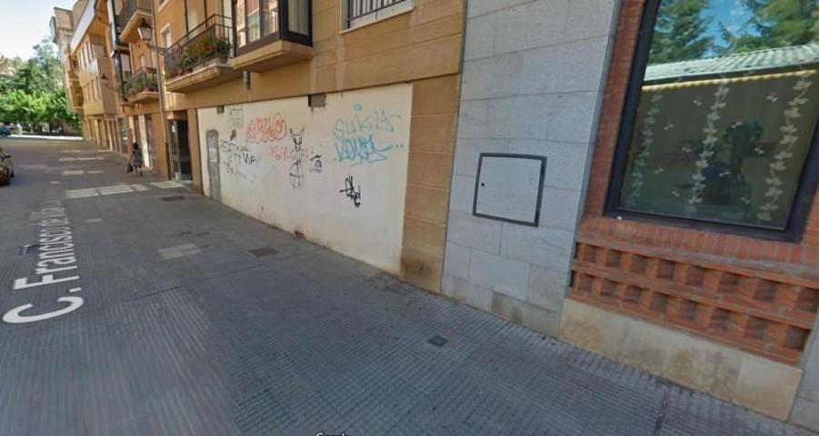 Local comercial en venta en León, San Pedro photo 0