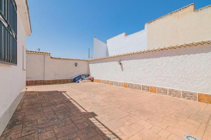 Casa en venta en Moclín, Tozar photo 0