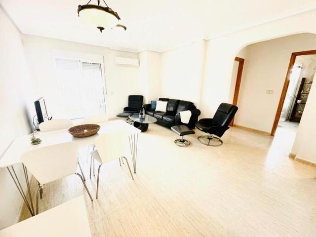 Apartamento en venta en Orihuela Costa, Campoamor photo 0