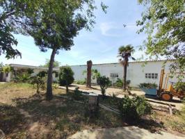 Chalet en venta en Pinseque, Poligono los leones photo 0