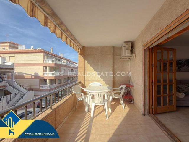 Apartamento en venta en Torrevieja, Playa de los locos photo 0