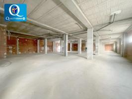 Local comercial en venta en Elche, Elche-Elx photo 0