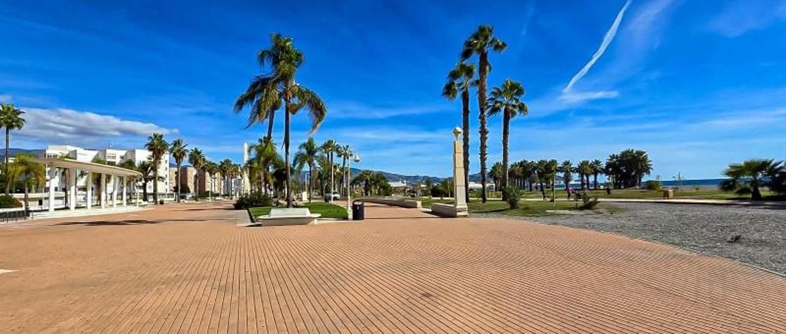 Piso en venta en Motril, Playa Granada photo 0