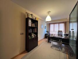 Oficina en venta en Avilés, Avilés photo 0