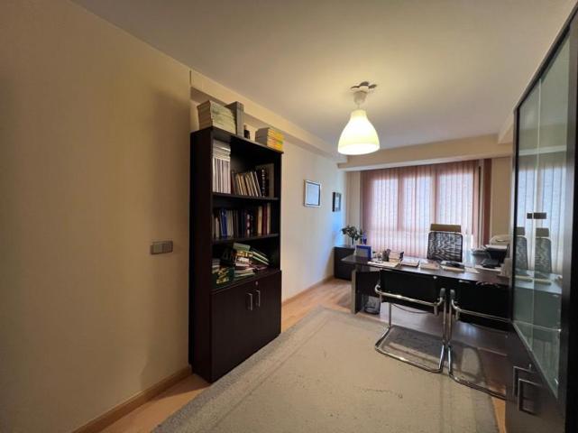 Oficina en venta en Avilés, Avilés photo 0