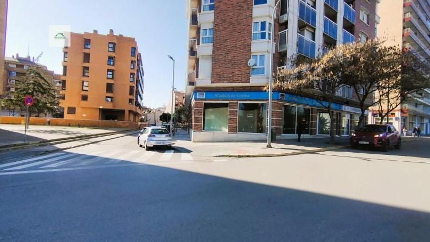Local comercial en venta en Huesca, Santo Domingo - San Martín photo 0