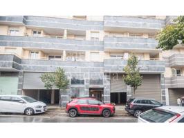 Local comercial en venta en Vic photo 0
