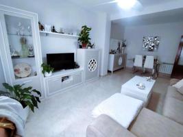 Apartamento en venta en Valdepeñas, Calle Balbuena photo 0