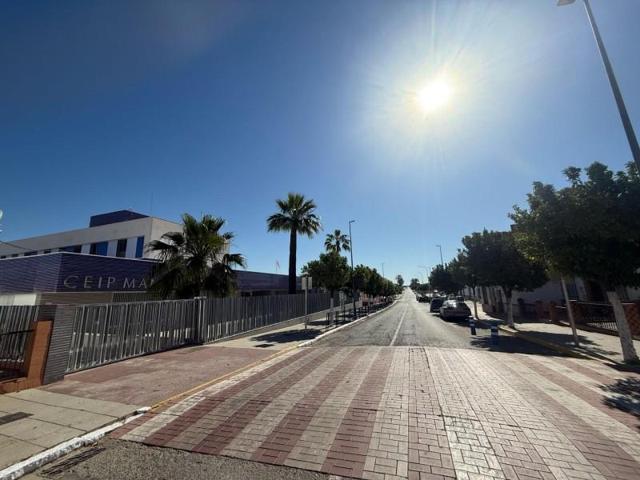 Adosada en venta en La Palma del Condado, Andalucia photo 0