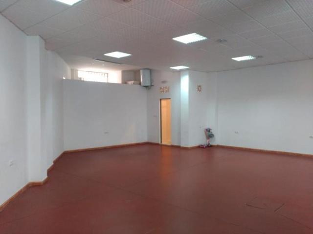 Local comercial en venta en Los Barrios, Centro photo 0