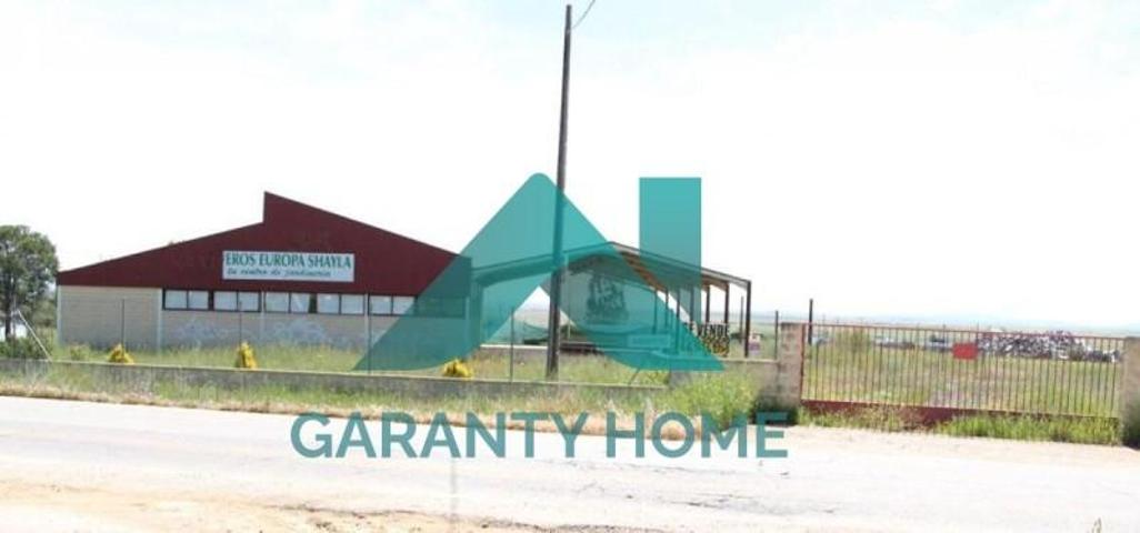 Nave industrial en venta en Sierra de Fuentes, SIERRA DE FUENTES photo 0